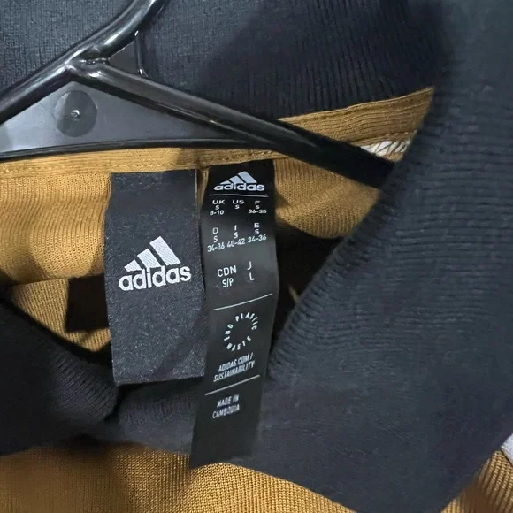 Adidas Black and Gold Top With Black Collar Size Small Excellent Condition - Picture 2 of 4